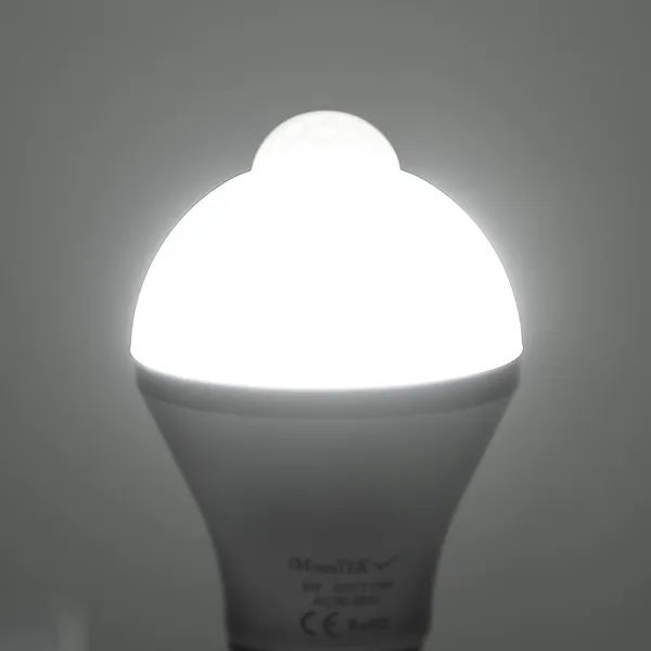 Motion Sensor LED Bulb — Dusk-to-Dawn, 9W E27, 6500K - photo 2